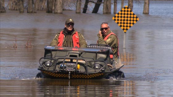 اعلان حالة الطوارئ في مونتريال الكندية بسبب اسوأ فيضانات صورة رقم 4