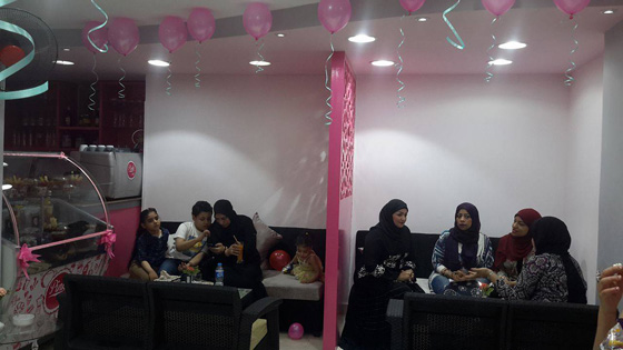 ممنوع دخول الرجال: اول كافيه للبنات فقط في الصعيد.. فيديو وصور صورة رقم 1