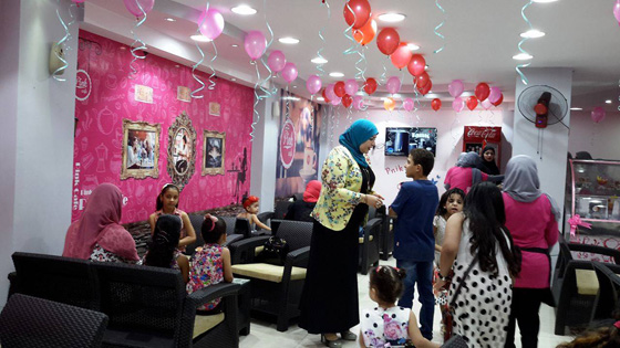 ممنوع دخول الرجال: اول كافيه للبنات فقط في الصعيد.. فيديو وصور صورة رقم 2