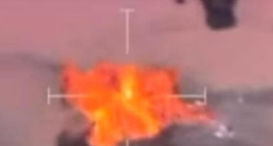  هكذا دمرت المقاتلات المصرية قافلة مجهولة حاولت اختراق حدودها.. فيديو صورة رقم 4