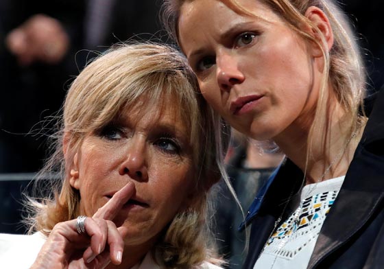 سيدة فرنسا الاولى.. معلمة الدراما تبحث عن دور جديد في السياسة  صورة رقم 7