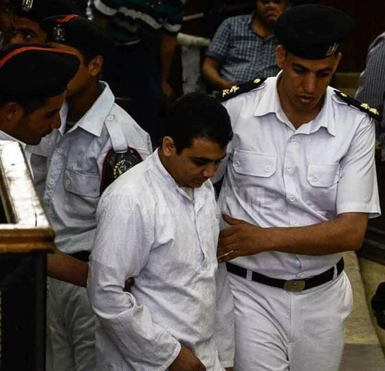 شر البلية.. كفيف مصري متَّهم بتدريب آخرين على 