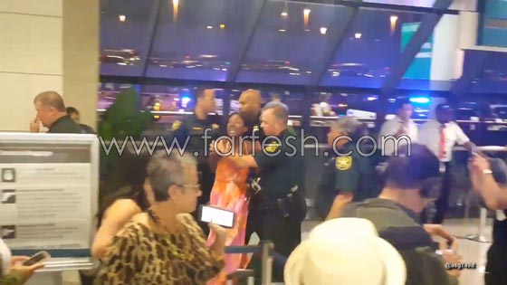 فضيحة جديدة في شركة طيران امريكية: شجار بالايدي بين المسافرين والطاقم! صورة رقم 6