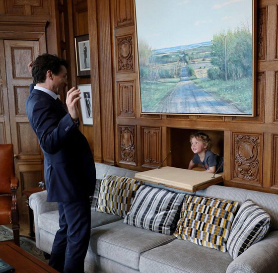 لهذا السبب.. جاستين ترودو لا ينصح الموظفين باصطحاب اطفالهم للعمل! صورة رقم 2