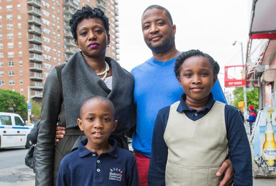 طرد أسرة أمريكية من الطائرة لسبب تافه.. فيديو  صورة رقم 6