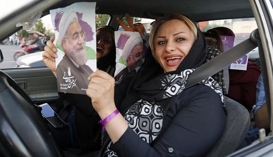 بالصور.. ايرانيات يدعمن بقوة المرشحين الرئاسيين روحاني ورئيسي  صورة رقم 5