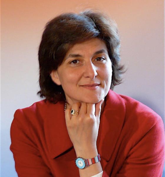 سيلفي جولار ليست الأولى.. وزيرات دفاع جميلات حول العالم صورة رقم 7