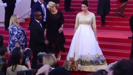 وزيرة إسرائيلية تثير جدلا بإرتدائها فستانا عليه صورة القدس فى مهرجان كان  صورة رقم 3