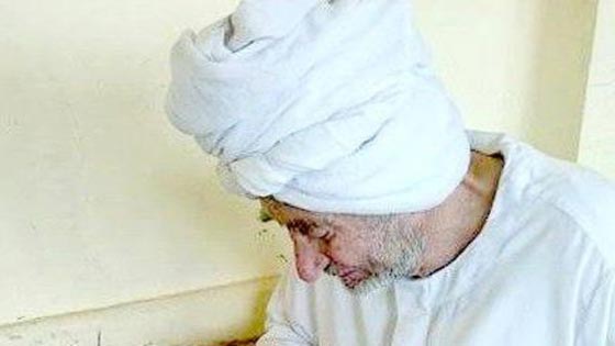 قصة جد على مقعد الدراسة مع احفاده لكنهم يشغلونه عن المذاكرة!! صورة رقم 3