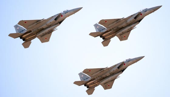  اليابان تدفع بمقاتلاتها الحربية بعد توغل صيني في مياهها الاقليمية صورة رقم 3