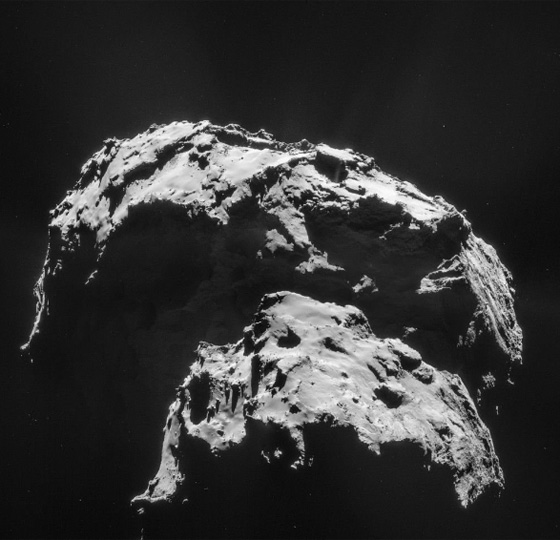 حقيبة بسيطة حملت احجارا من القمر تعرض للبيع بالملايين في مزاد صورة رقم 7