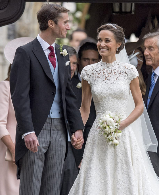 صور وفيديو: الأمير جورج والأميرة شارلوت يخطفا الأضواء من خالتهما العروس بيبا   صورة رقم 8