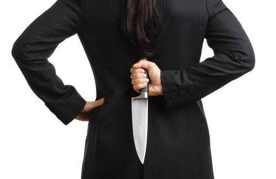 طالبة جامعية تقطع العضو التناسلي لرجل حاول اغتصابها صورة رقم 1