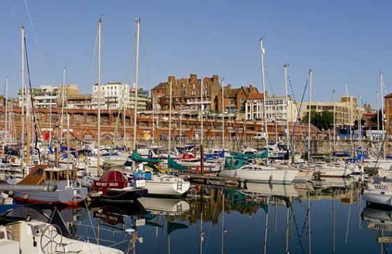 عجزت عن مقاومة مغتصبها فتمكنت من تصويره وادخلته السجن صورة رقم 5