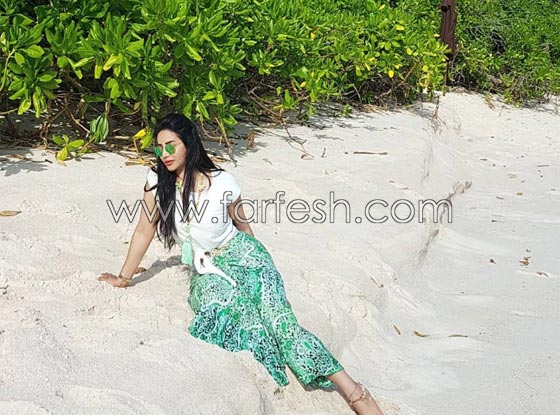 موقف محرج للمذيعة لجين عمران يجعلها تدخل في نوبة ضحك.. فيديو صورة رقم 2