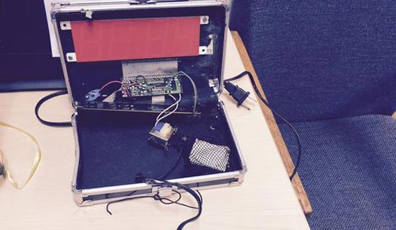 محكمة امريكية ترد دعوى (صبي الساعة) الذي اعتقل بسبب اختراع صورة رقم 5