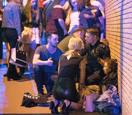 كيف تحول هذا المشرد الى بطل في هجوم مانشستر أرينا ؟! صورة رقم 4