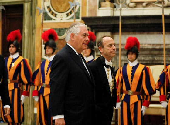 بالفيديو والصور.. البابا فرنسيس يستقبل الرئيس الأميركي دونالد ترامب بالفاتيكان صورة رقم 3