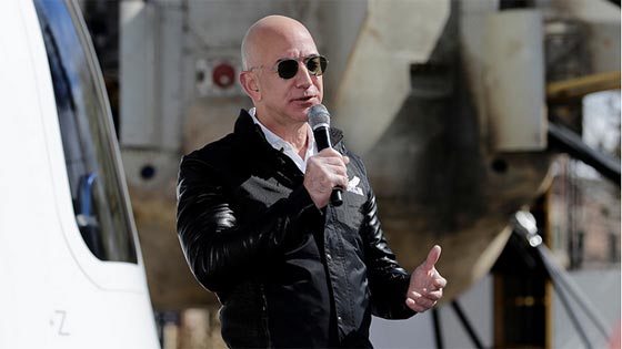 مؤسس شركة أمازون يرغب في استعمار القمر صورة رقم 3