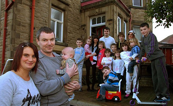  أكبر اسرة بريطانية تنتظر مولودها الـ20 وتؤكد: سيكون الأخير.. صورة رقم 5