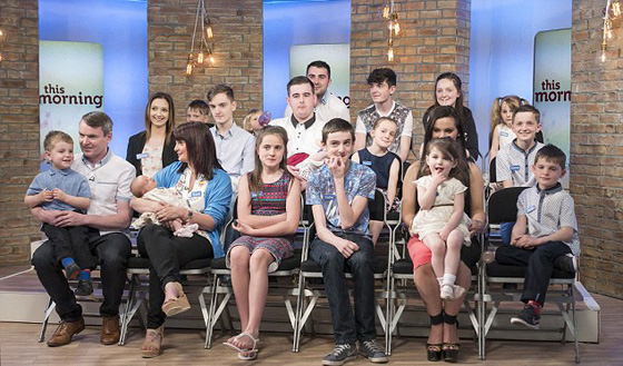  أكبر اسرة بريطانية تنتظر مولودها الـ20 وتؤكد: سيكون الأخير.. صورة رقم 6