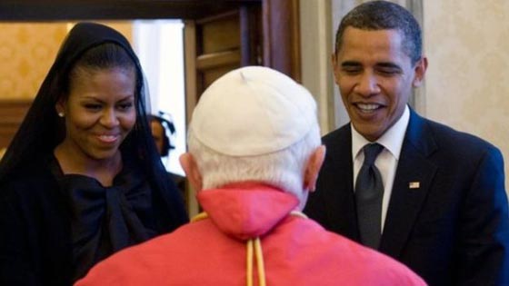 هذا هو السر وراء ارتداء ميلانيا غطاء رأس وملابس سوداء في الفاتيكان صورة رقم 6