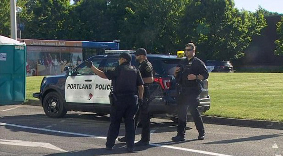  مقتل رجلين امريكيين دافعا عن مسلمة محجبة تعرضت لاعتداء لفظي صورة رقم 6