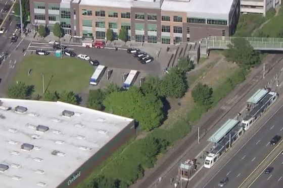  مقتل رجلين امريكيين دافعا عن مسلمة محجبة تعرضت لاعتداء لفظي صورة رقم 7