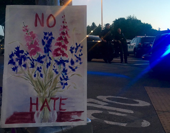  مقتل رجلين امريكيين دافعا عن مسلمة محجبة تعرضت لاعتداء لفظي صورة رقم 5