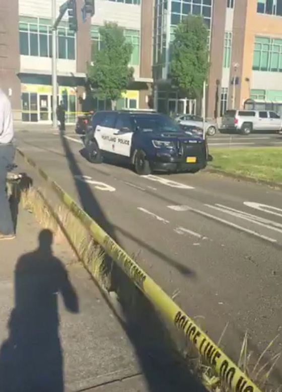  مقتل رجلين امريكيين دافعا عن مسلمة محجبة تعرضت لاعتداء لفظي صورة رقم 13