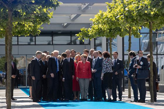 بسبب سيارة بي ام دبليو.. ترامب يصف الالمان بالاشرار!! صورة رقم 10