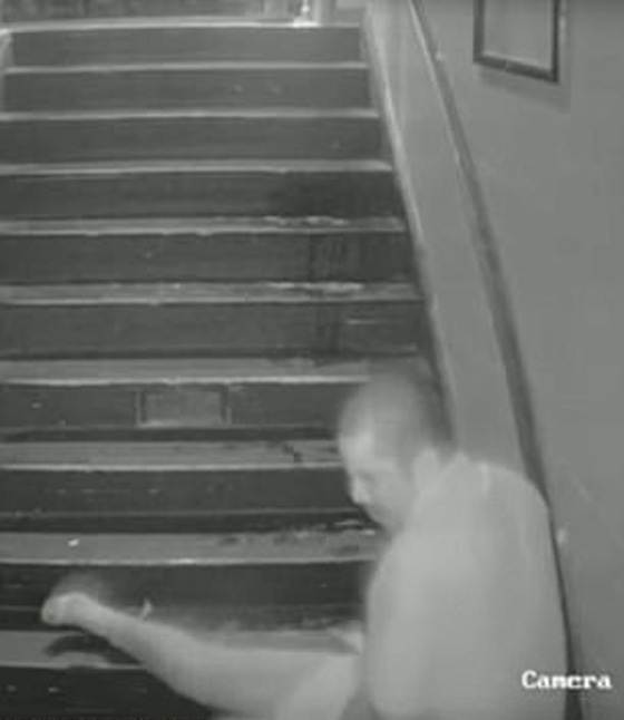 فيديو مرعب.. مغتصب يخدر ضحيته  ويعتدي عليها صورة رقم 7