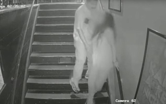 فيديو مرعب.. مغتصب يخدر ضحيته  ويعتدي عليها صورة رقم 4