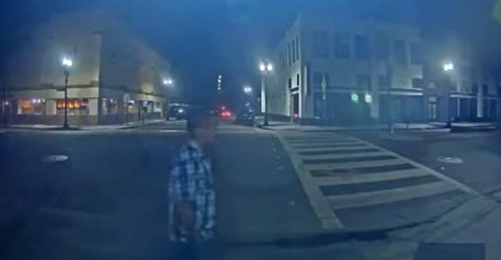 فيديو مرعب.. مغتصب يخدر ضحيته  ويعتدي عليها صورة رقم 1