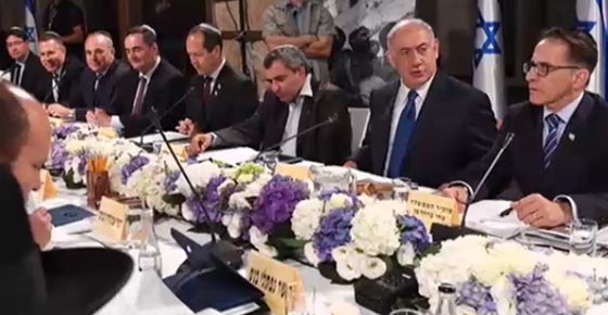 للتأكيد على حقها فيه.. حكومة اسرائيل تجتمع عند حائط البراق صورة رقم 1