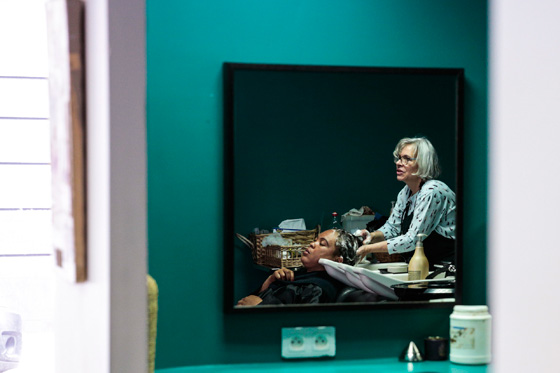 باريس: صالون تجميل مخصص للاجئات.. صور صورة رقم 8