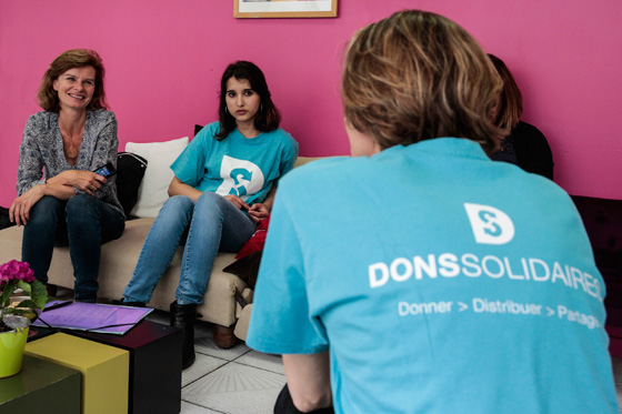 باريس: صالون تجميل مخصص للاجئات.. صور صورة رقم 12