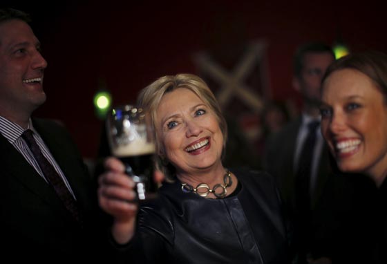 بالفيديو.. هيلاري كلينتون عاشقة الكحول كادت أن تصبح زعيمة العالم صورة رقم 8