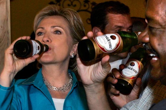 بالفيديو.. هيلاري كلينتون عاشقة الكحول كادت أن تصبح زعيمة العالم صورة رقم 9