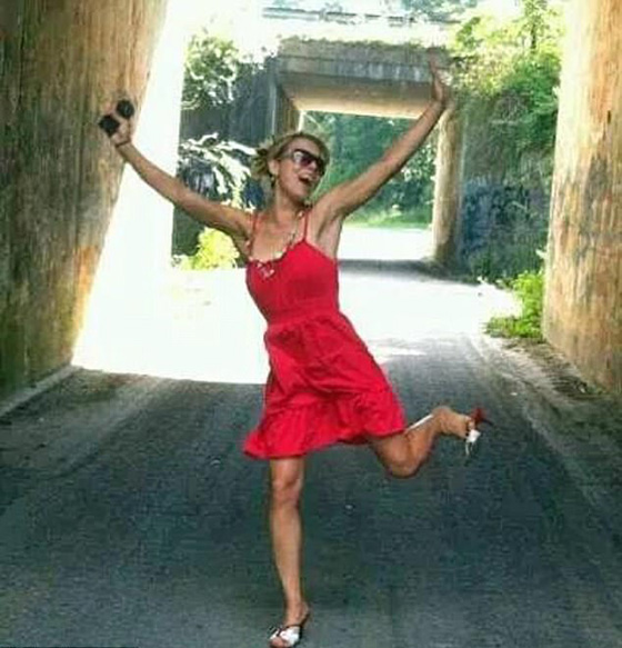  عارضة أزياء ترفض الخروج من بيتها طيلة 6 سنوات بعد أن تشوه وجهها! صورة رقم 8