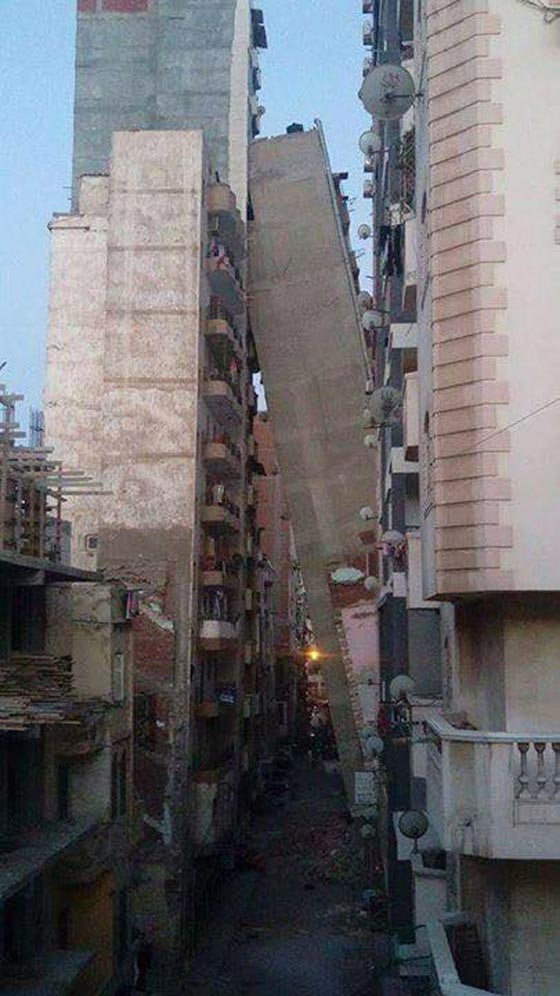 بالفيديو.. بناية تميل على أخرى في مصر صورة رقم 1