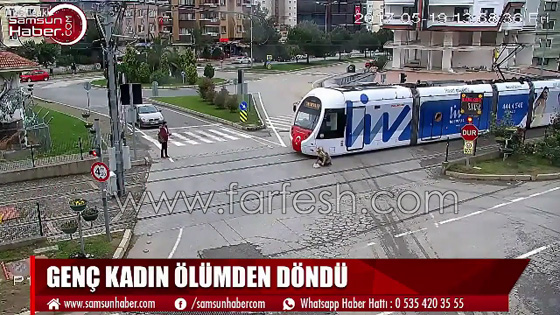 فيديو مروع.. قطار يدهس فتاة تركية اثناء انشغالها بالهاتف صورة رقم 4