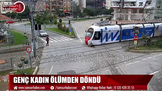 فيديو مروع.. قطار يدهس فتاة تركية اثناء انشغالها بالهاتف صورة رقم 5