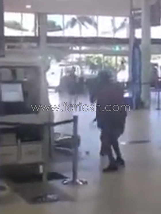 شاهد ماذا فعل هذا المسافر الغاضب في مطار استراليا.. فيديو صورة رقم 6