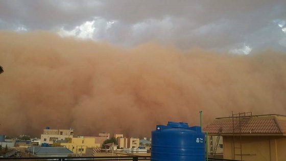  ظاهرة الهبوب تعود وتعصف بالخرطوم وتحولها الى مدينة اشباح.. صور صورة رقم 17