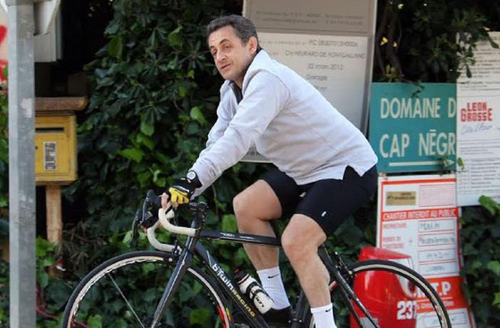 بالصور.. كبار سياسيي العالم فوق دراجاتهم  صورة رقم 6