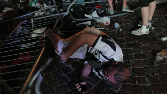 ايطاليا: الخوف من قنبلة صوتية يسبب بسقوط 600 جريح صورة رقم 6