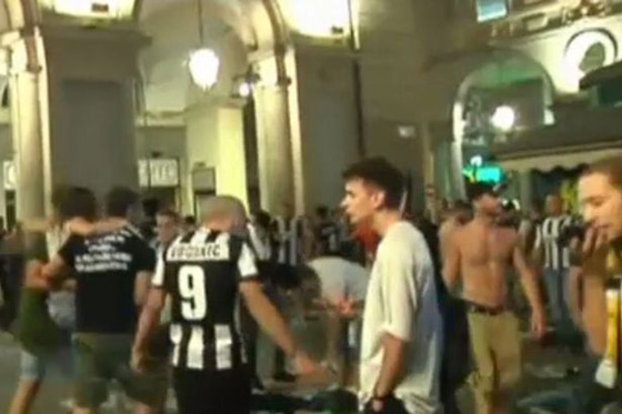 ايطاليا: الخوف من قنبلة صوتية يسبب بسقوط 600 جريح صورة رقم 15