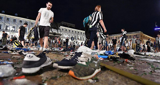 ايطاليا: الخوف من قنبلة صوتية يسبب بسقوط 600 جريح صورة رقم 19