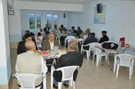 قرية تركية يجتمع أهلها منذ سنوات على مائدة إفطار واحدة صورة رقم 4